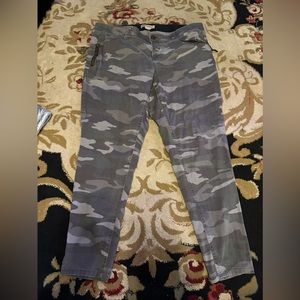 Democracy AB Technology Stretch Camo Pants Size 20